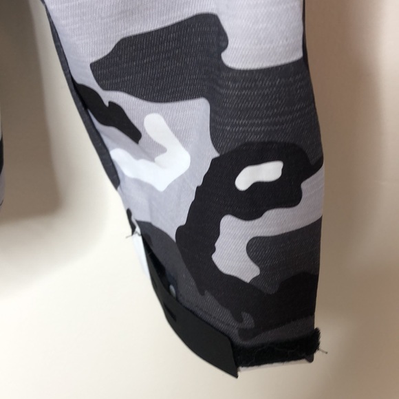 Men’s Moerdeng White Camouflage Jacket - Picture 4 of 8